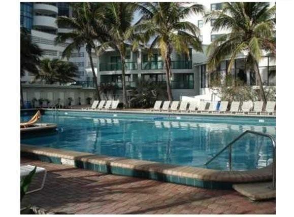 Miami Beachfront With Pool Wifi & Cheap Parking Exterior photo