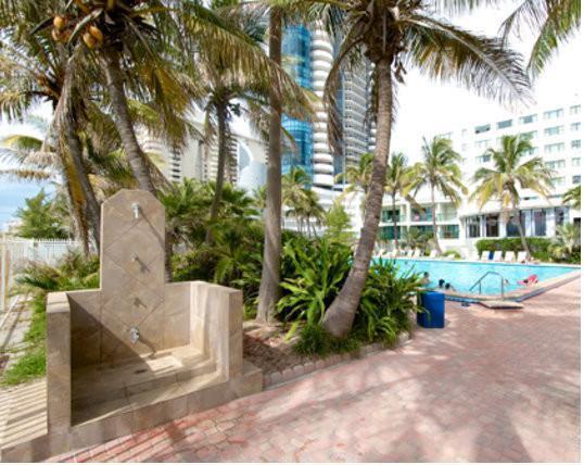 Miami Beachfront With Pool Wifi & Cheap Parking Exterior photo
