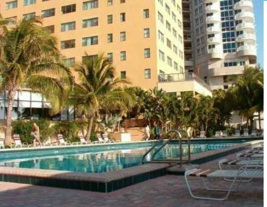 Miami Beachfront With Pool Wifi & Cheap Parking Exterior photo