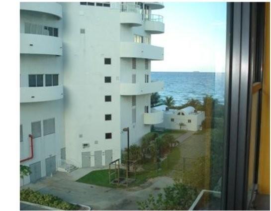 Miami Beachfront With Pool Wifi & Cheap Parking Exterior photo